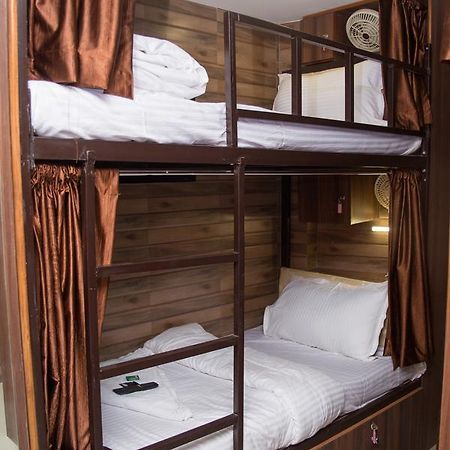 Padne Dormitory Mumbai Exterior photo