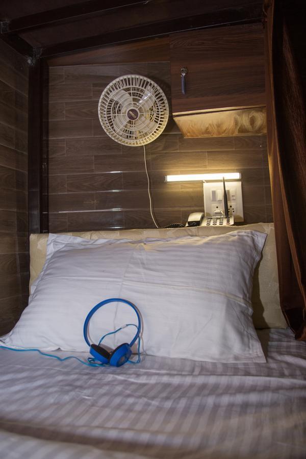 Padne Dormitory Mumbai Exterior photo